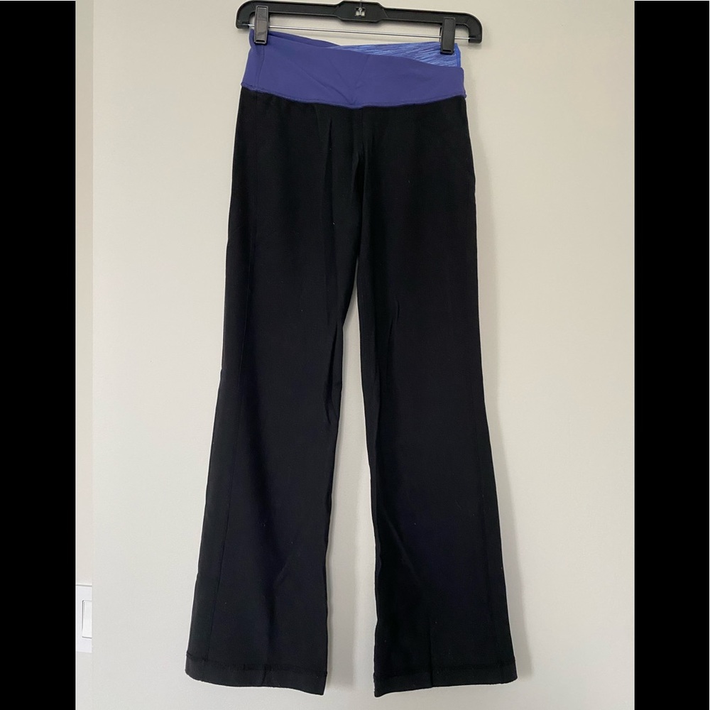 Lululemon Reversible Groove Pants, Black & Blurred Purple Gray Band size 4